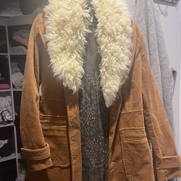 Brown Teddy Jacket with Plush Collar and Soft Material - Picture 2 of 2